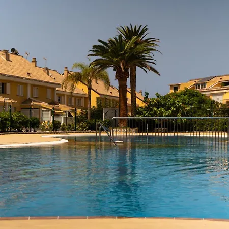 Americas Camison With Pool And Patio 7 By Tenerife365 * 美洲海滩